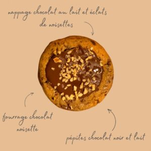 Cookie Rocher : fourrage chocolat-noisette, nappage chocolat au lait, éclats de noisettes